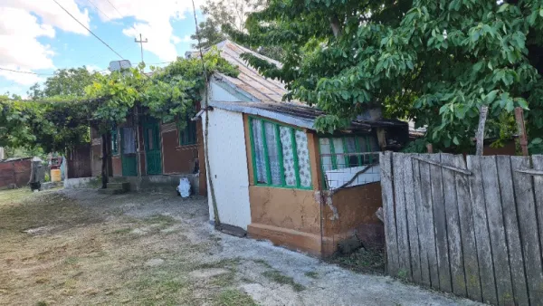 De vanzare casa cu teren - Imaginea 9