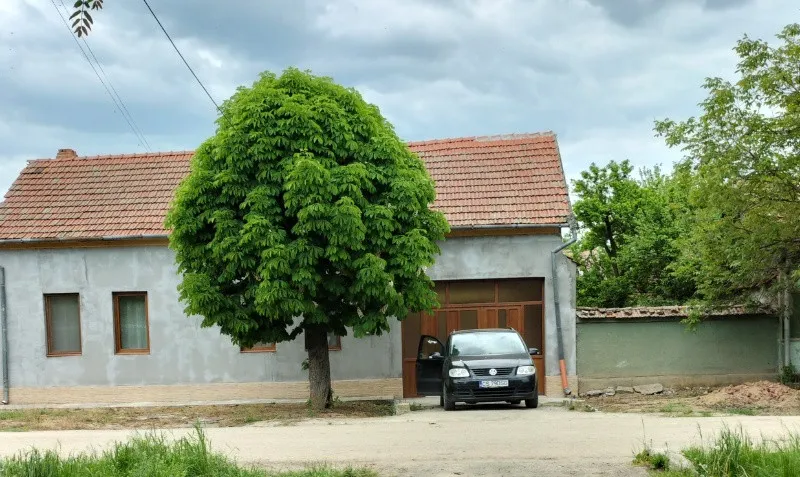 Casa de vanzare in sat Iam comuna Berliste - Imaginea 1