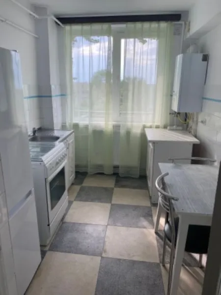 Inchiriez apartament 2 camere, 60mp, zona centrala, Giurgiu, 250euro - Imaginea 1