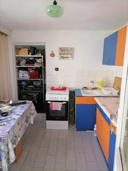 Vand/ Schimb Casa in Orsova zona Sud - Imaginea 8
