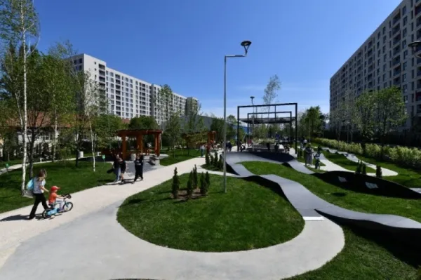 Garsoniera cu balcon 33mp, Bucuresti, Plaza Romania, 127. 000 euro - Imaginea 2