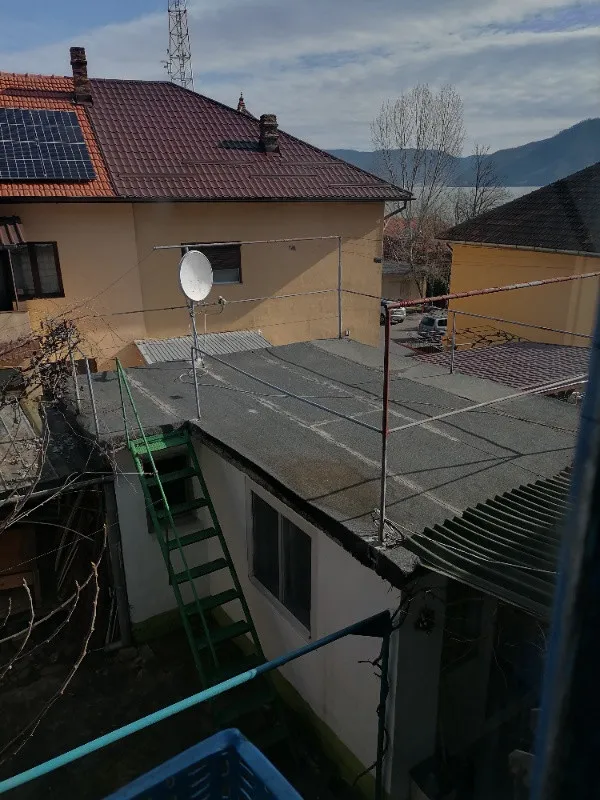 Vand/ Schimb Casa in Orsova zona Sud - Imaginea 11