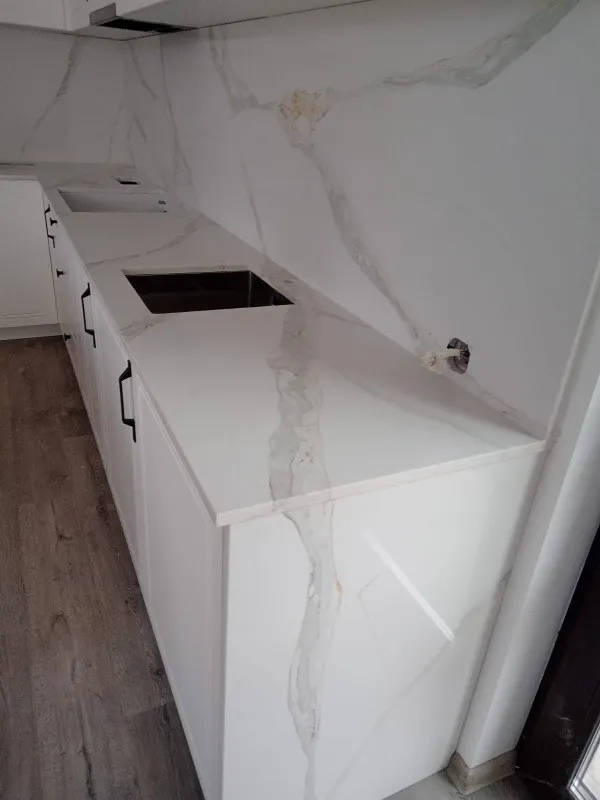 Blaturi de bucatarie din quart compozit Calacatta - Imaginea 3