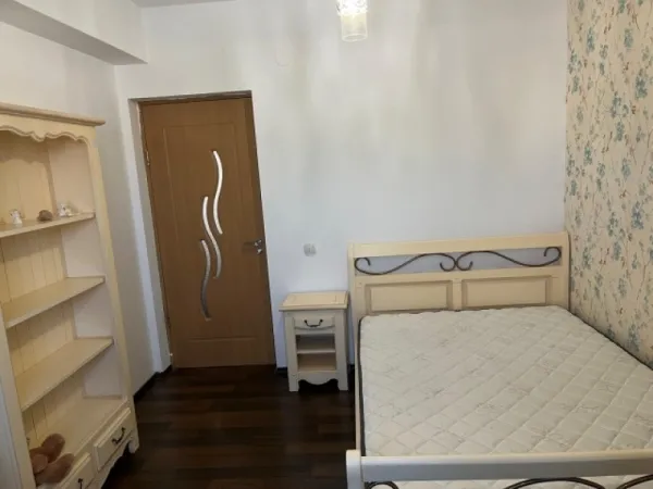 Apartament 3 camere decomandat, 88mp, Lacul Lebada, 85. 000euro - Imaginea 3