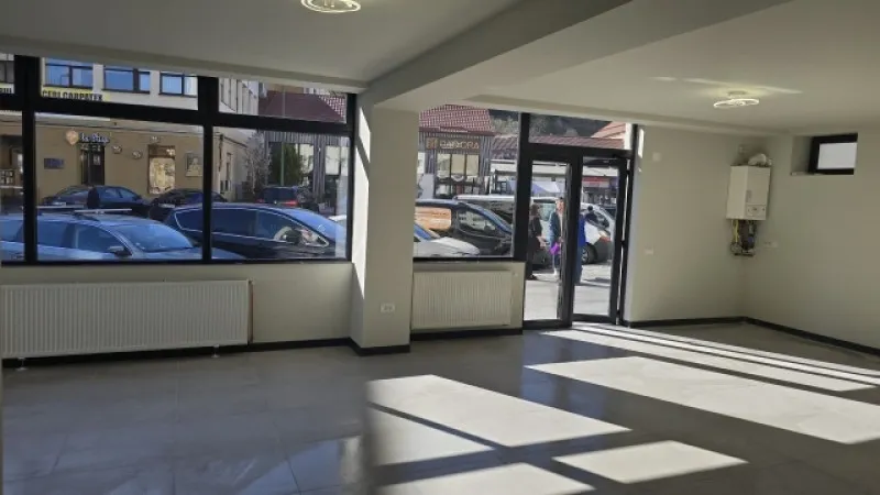 Inchiriez spatiu comercial 70mp utili, Centrul Civic, Brasov, 1. 500euro - Imaginea 2