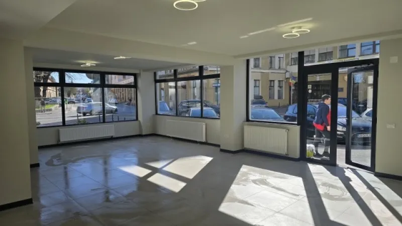 Inchiriez spatiu comercial 70mp utili, Centrul Civic, Brasov, 1. 500euro - Imaginea 3
