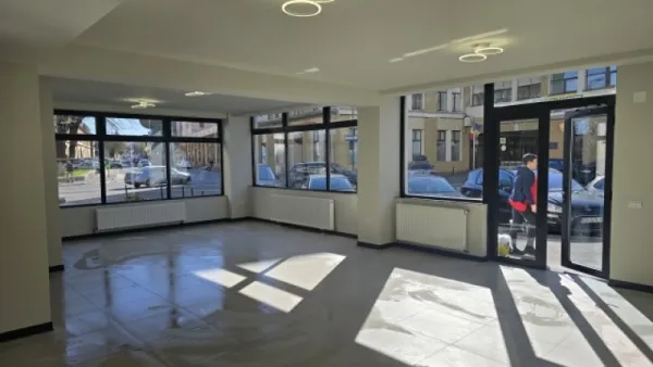 Inchiriez spatiu comercial 70mp utili, Centrul Civic, Brasov, 1. 500euro - Imaginea 3