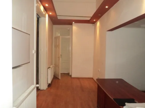 Apartament 5 camere renovat, 181mp, Timisoara, Tribunal, 388. 000euro - Imaginea 1