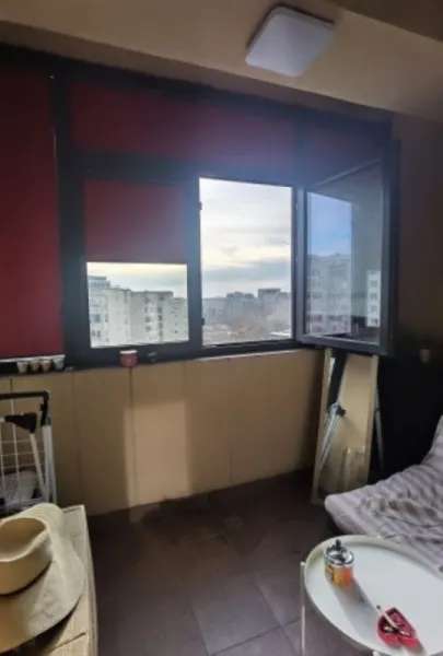 Apartament 3 camere, decomandat, 70mp, Nerva Traian, 235. 000euro - Imaginea 3
