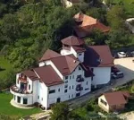 Transylvanian Inn Vila in Predelut, Bran Adresa: Strada Inginer Nicolae Boboc 10, Predelut 507026 - Miniatura 1