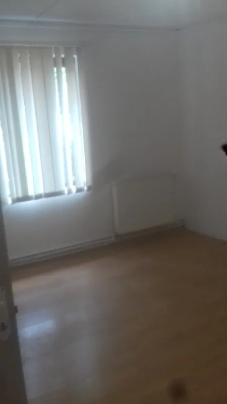 Unirii- Splai cu Marasesti Camera de Comert parter casa la curte 3 cam 67mp pt activitati firme 550 E - Imaginea 2