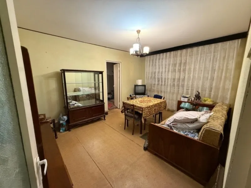 Apartament 2 camere, semidecomandat, 40mp, Ploiesti, Ofelia, 40. 399euro - Imaginea 1