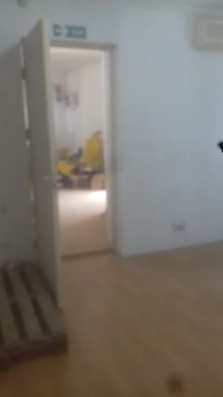 Unirii- Splai cu Marasesti Camera de Comert parter casa la curte 3 cam 67mp pt activitati firme 550 E - Imaginea 4