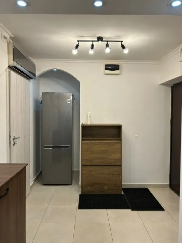 Apartament 4 camere decomandat, 80mp, zona Fizicienilor, 175. 000euro - Imaginea 2