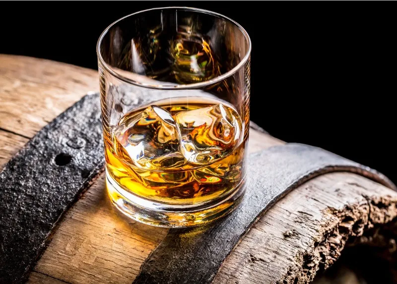 Pahar de Whiskey - Imaginea 1