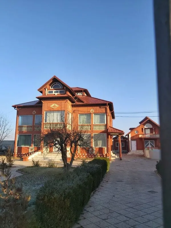 Casa si teren Lunguletu - 3001073 - Imaginea 1