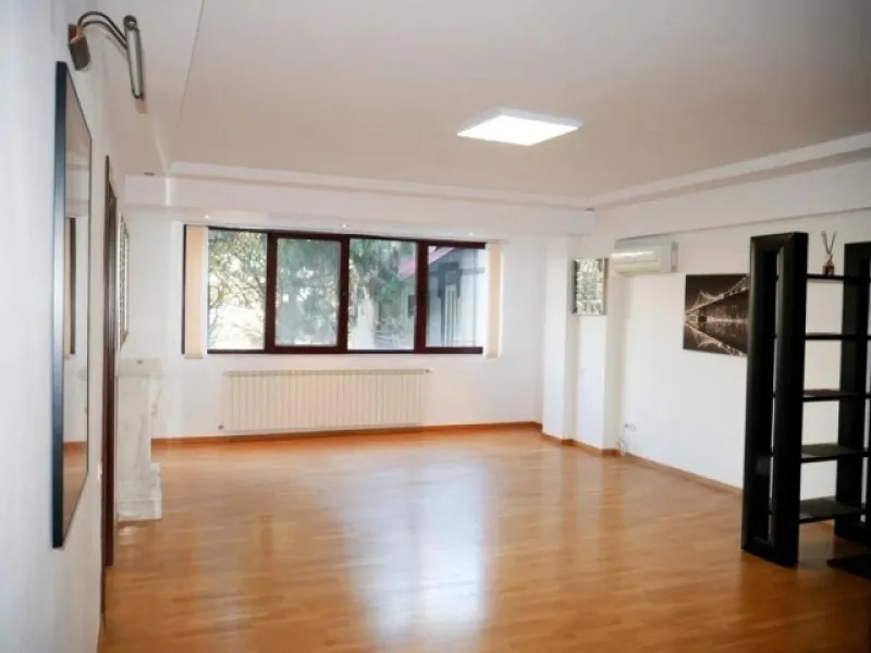 Inchiriez apartament 3 camere, decomandat, 110mp, Aviatorilor, 1. 950euro - Imaginea 3