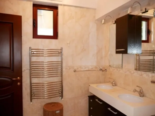 Inchiriez apartament 3 camere, decomandat, 110mp, Aviatorilor, 1. 950euro - Imaginea 4