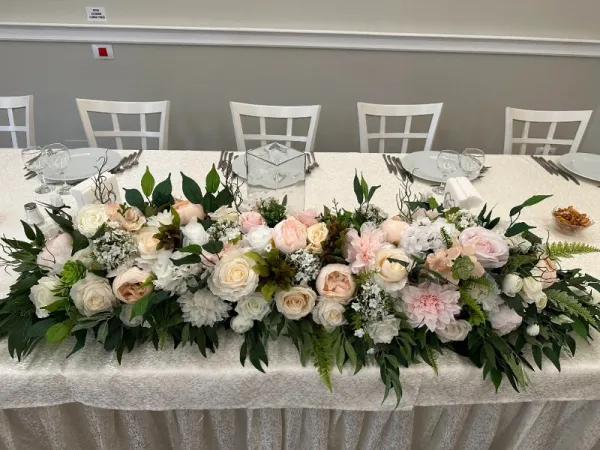 Decor floral pentru evenimentele speciale din viata dumneavoastra - Imaginea 1