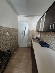 Inchiriez apartament locatie foarte buna