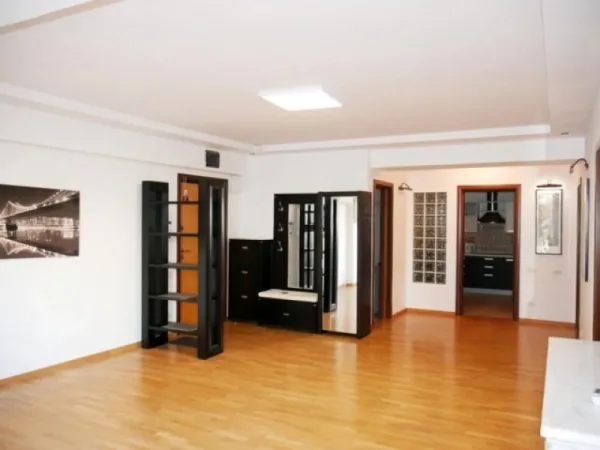 Inchiriez apartament 3 camere, decomandat, 110mp, Aviatorilor, 1. 950euro - Imaginea 9