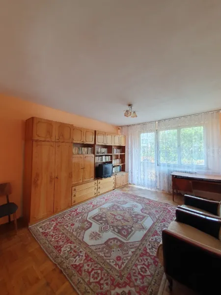 Proprietar, apartament 2 camere, ultracentral, utilat modest, 1500 RON - Imaginea 1
