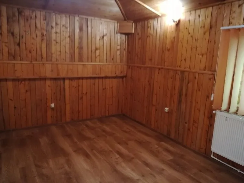 Unirii Calea Calarasilor- Hala Traian  vila p+ 1  etajul 1 apt. 2 cam 32 mp pt. activitati firme chiria 260 Euro - Imaginea 3