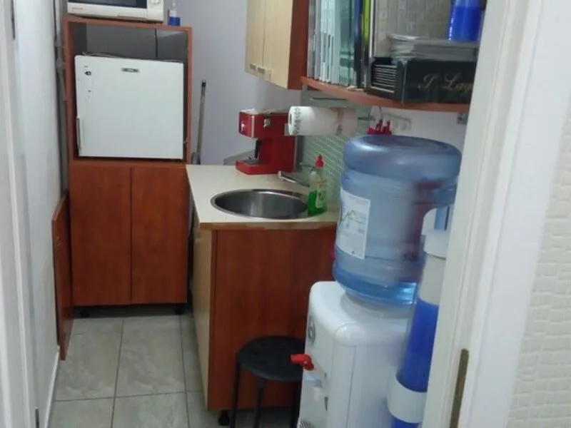 Unirii Calea Calarasilor- Hala Traian  vila p+ 1  etajul 1 apt. 2 cam 32 mp pt. activitati firme chiria 260 Euro - Imaginea 5