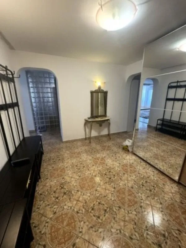 Inchiriez apartament 4 camere, semidecomandat, 140mp, Baneasa, 1. 300euro - Imaginea 3