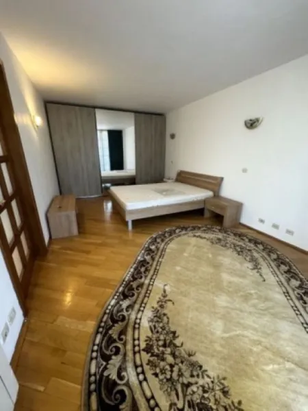 Inchiriez apartament 4 camere, semidecomandat, 140mp, Baneasa, 1. 300euro - Imaginea 4
