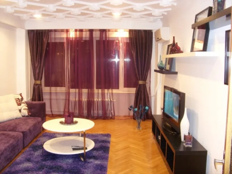 Inchiriez apartament 3 camere, Universitate, 77mp, 750euro - Imaginea 1
