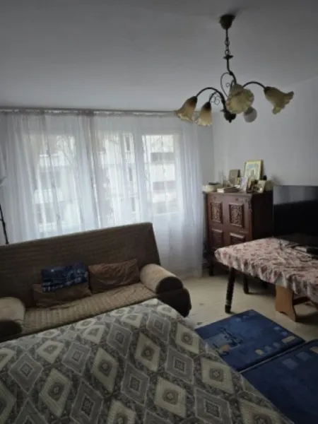 Apartament 4 camere, 77 mp, cartier Berceni, zona Straja, 125. 000euro - Imaginea 2