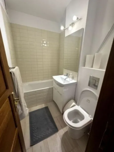 Inchiriez apartament 4 camere, semidecomandat, 140mp, Baneasa, 1. 300euro - Imaginea 7