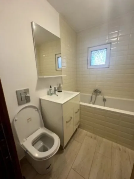 Inchiriez apartament 4 camere, semidecomandat, 140mp, Baneasa, 1. 300euro - Imaginea 8
