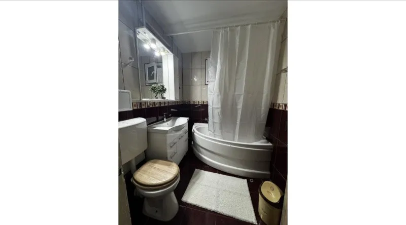 Inchiriez apartament decomandat, 3 camere, Berceni, 70mp, 600euro - Imaginea 4