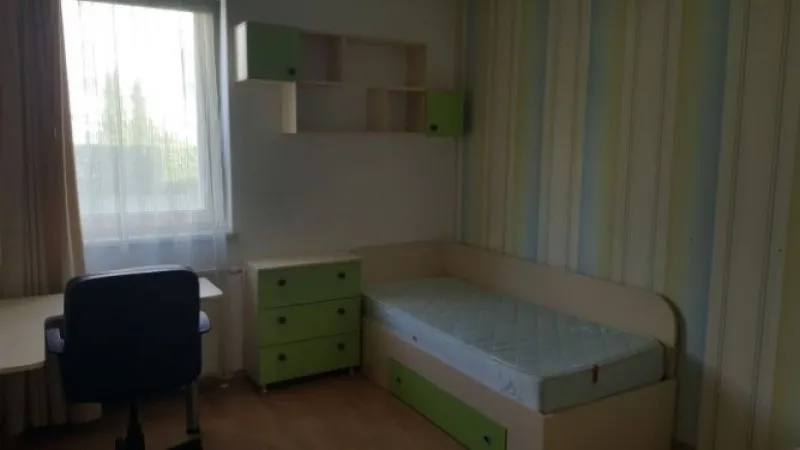 Inchiriez apartament 3 camere Chitila, 95 mp, terasa 200 mp, 750euro - Imaginea 4