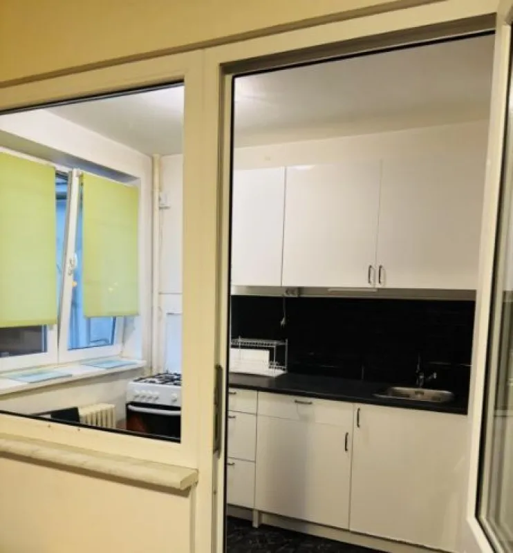 Piata Romana- Amzei acces metrou apt. 2 cam mobilat utilat liber bloc fara risc contract Anaf 525 Euro - Imaginea 3