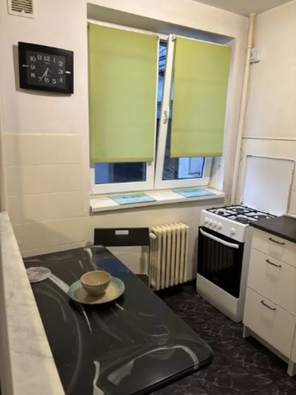 Piata Romana- Amzei acces metrou apt. 2 cam mobilat utilat liber bloc fara risc contract Anaf 525 Euro - Imaginea 4