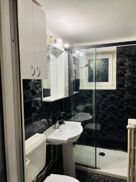 Piata Romana- Amzei acces metrou apt. 2 cam mobilat utilat liber bloc fara risc contract Anaf 525 Euro - Imaginea 7