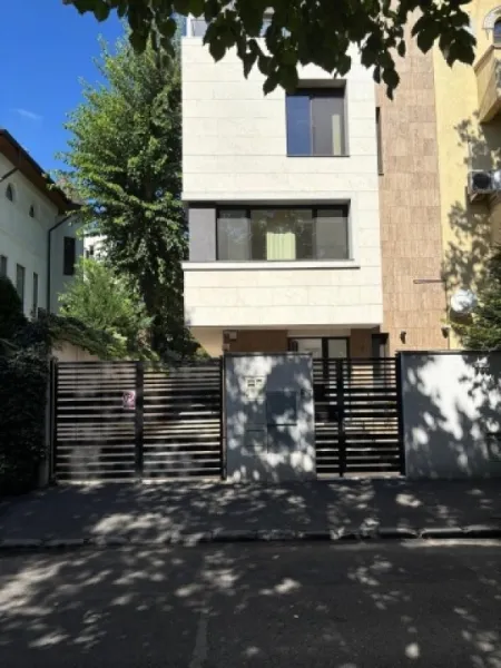 Inchiriez vila 8 camere, constructie 2020, 300mp utili, zona Dorobanti, 6. 500euro - Imaginea 8