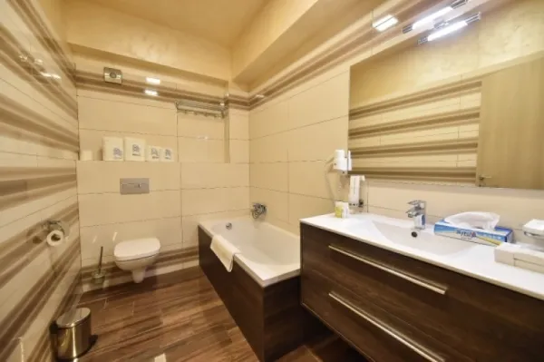 Garsoniera de lux, 42 mp, Mamaia Nord, complet mobilata si utilata, 107. 000euro - Imaginea 4
