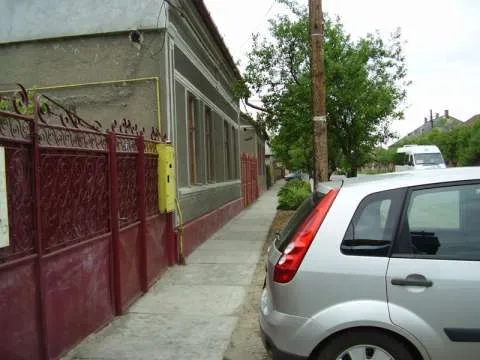 Casa de vanzare URGENT Chisineu Cris  - Imaginea 1
