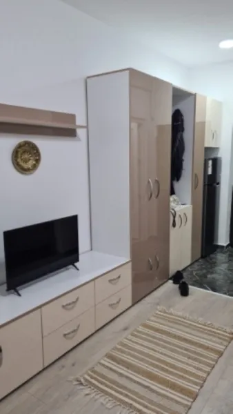 Inchiriez garsoniera, 25mp, Onesti, mobilata si utilata, 220euro - Imaginea 2