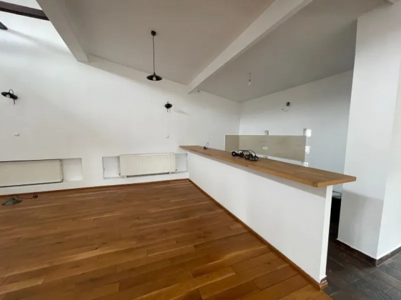 Inchiriez vila 600mp, P+ 3, Piata Danny Huwe, intersectia Razoare, 7000euro - Imaginea 2