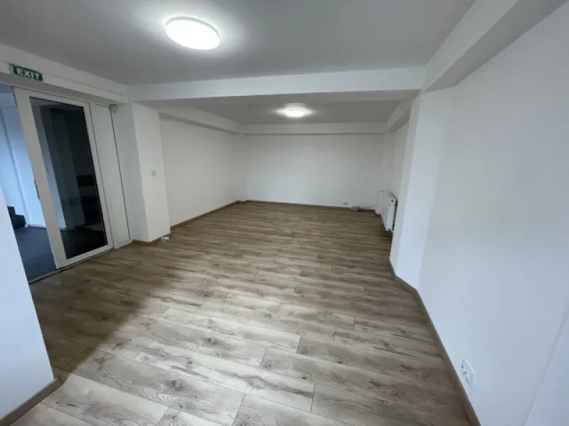 Inchiriez vila 600mp, P+ 3, Piata Danny Huwe, intersectia Razoare, 7000euro - Imaginea 7
