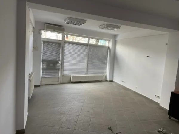 Inchiriez vila 600mp, P+ 3, Piata Danny Huwe, intersectia Razoare, 7000euro - Imaginea 9