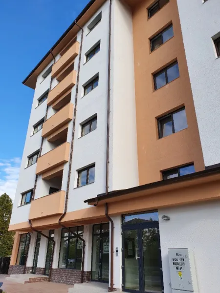 Spatiu comercial parter de inchiriat - 73 mp - 600 EUR/ luna - Showroom Bloc DC5, Ramnicu Valcea - Imaginea 7