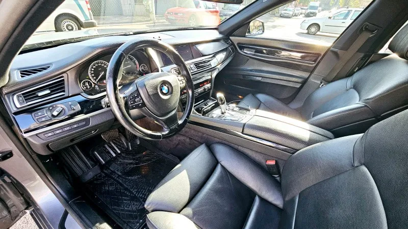 BMW Seria 7 - Imaginea 5