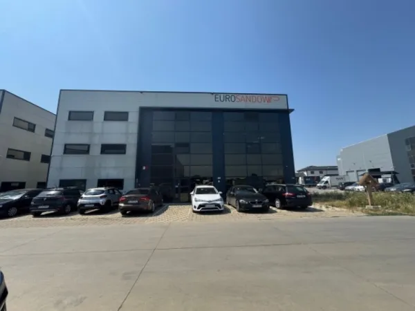 Spatiu industrial de inchiriat in zona Magurele, 2729 mp, 5. 900euro - Imaginea 5
