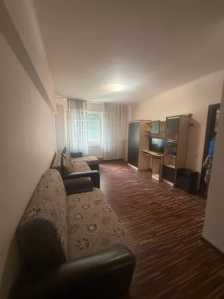 Inchiriez garsoniera 32mp, zona Stefan cel Mare, 400euro - Imaginea 1